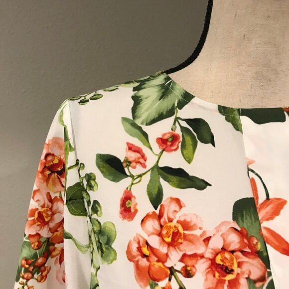 Tommy Hilfiger NWOT floral blouse - Picture 9 of 11